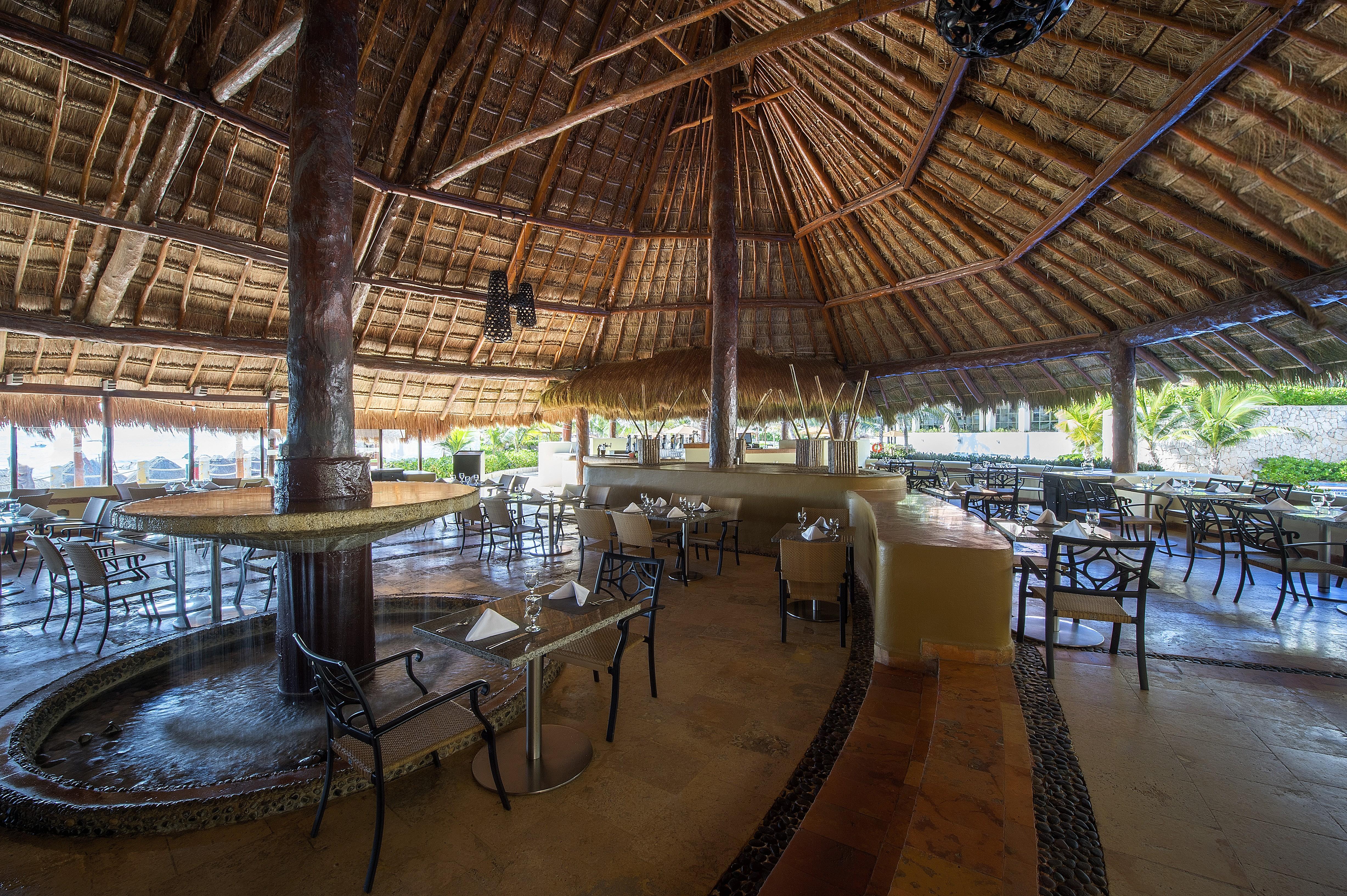 فندق فييستا أميريكانا كونديسا كانكون - شامل كلياً المظهر الخارجي الصورة The interior of the restaurant