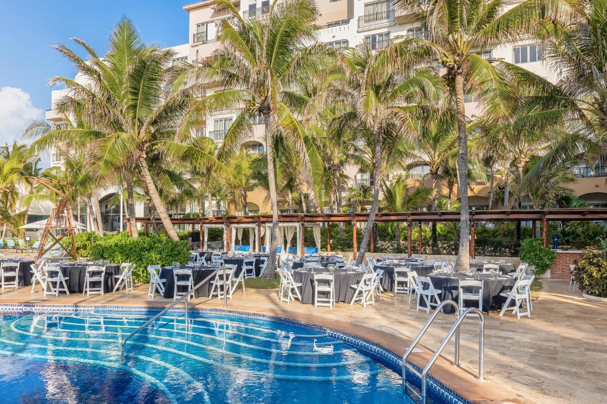 فندق فييستا أميريكانا كونديسا كانكون - شامل كلياً المظهر الخارجي الصورة Pool at the hotel
